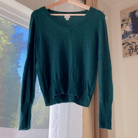 Women's a.new day V neck Modal Sweater in a Dark Green, size Medium - Picture 10 of 11